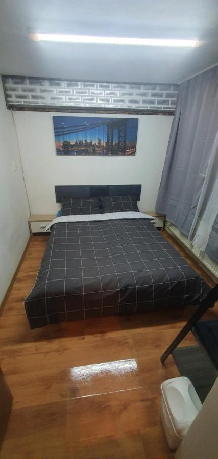 Five Studio Appartement Cluj-Napoca Buitenkant foto